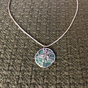 Starfish pendant necklace